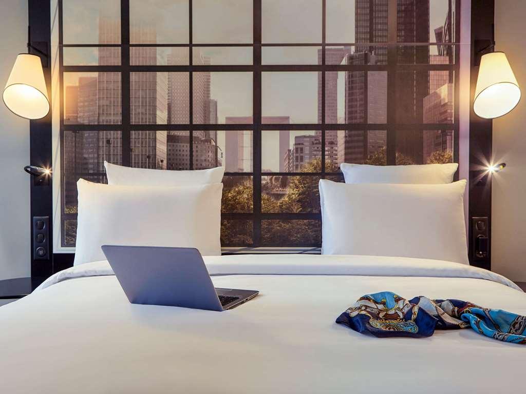 Mercure Paris La Defense Grande Arche Nanterre Exterior photo