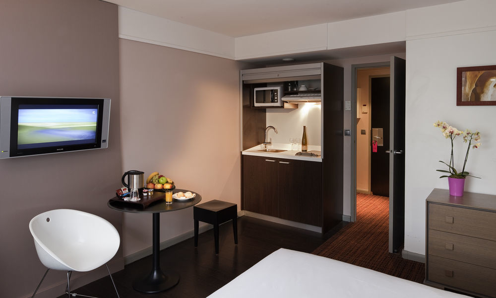 Mercure Paris La Defense Grande Arche Nanterre Exterior photo