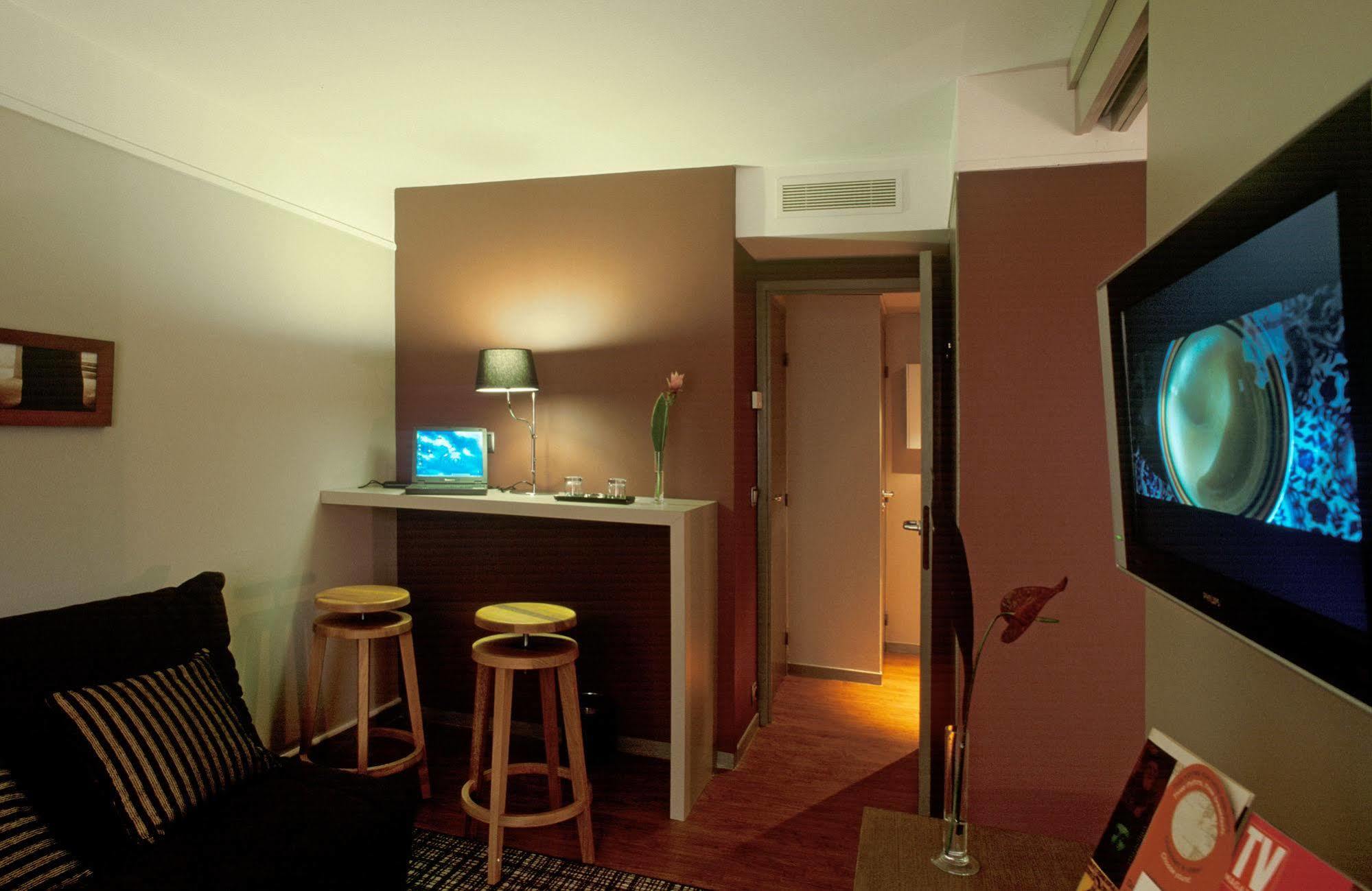 Mercure Paris La Defense Grande Arche Nanterre Exterior photo