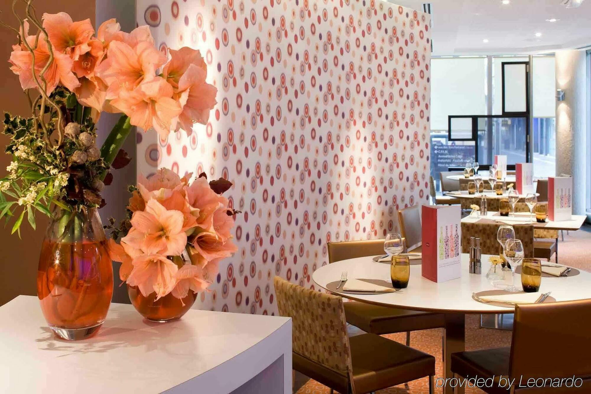 Mercure Paris La Defense Grande Arche Nanterre Exterior photo